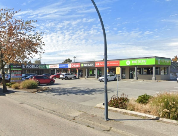 13625 72nd Avenue facade picture Retail Strip Centre opportunity for sale by LUK commercial real estate group
