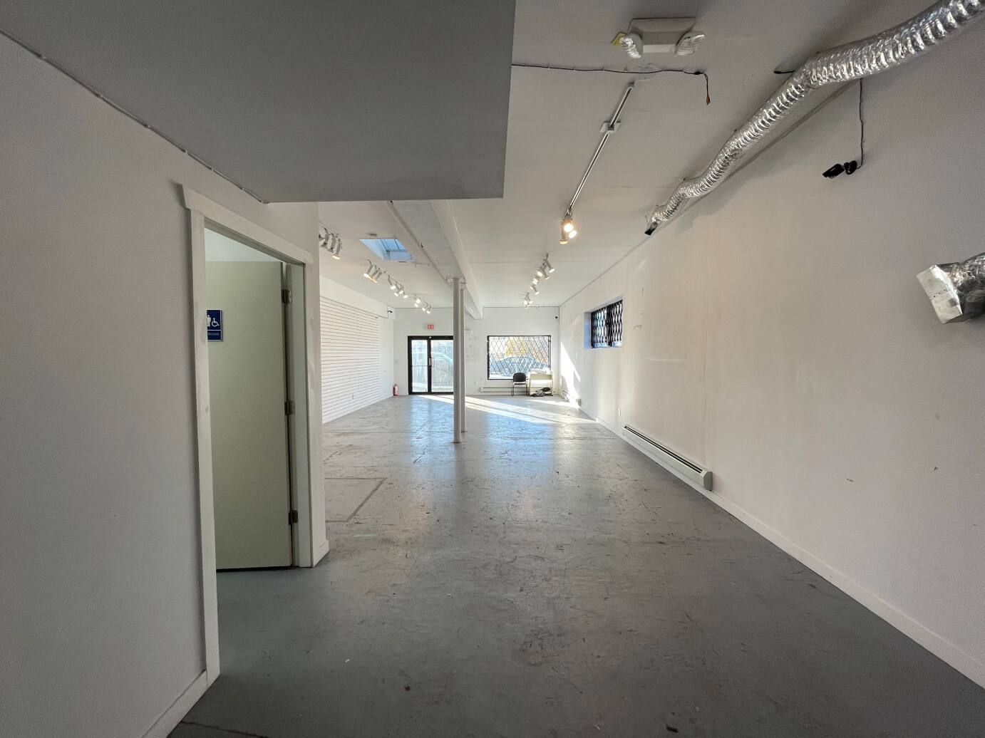 3303 East Broadway Vancouver interiors picture Retail opportunity for lease by LUK commercial real estate group